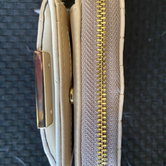 Light pink Nine West wallet - Picture 3 of 6